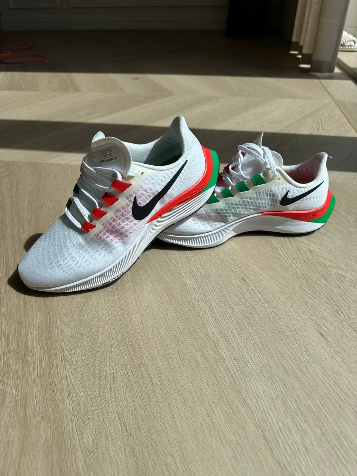 Nike Pegasus Zoom 37, Ophalen of Verzenden, Zo goed als nieuw, Hardlopen, Hardloopschoenen