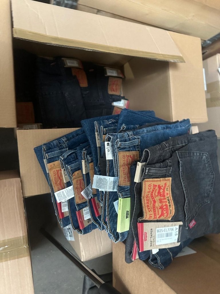 HANDELSPARTIJ LEVI'S | 200 NIEUWE ITEMS | GOEDE MATEN!, Kleding | Heren, Ophalen, Levi's, Overige kleuren, Overige jeansmaten