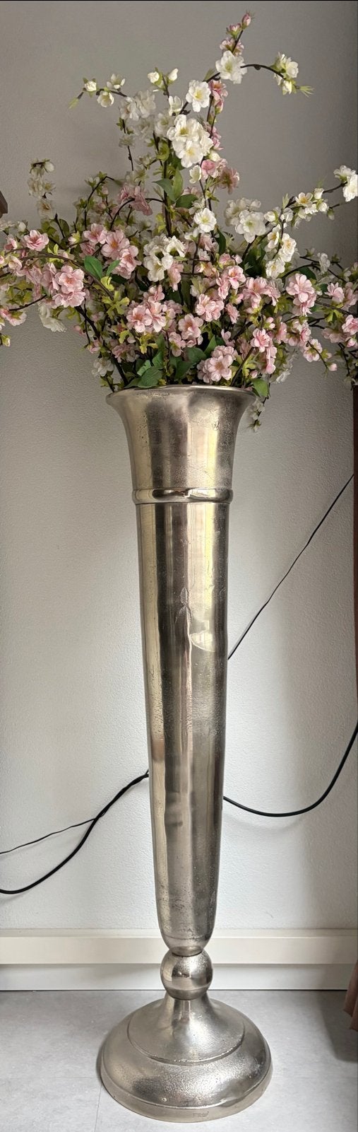2 Grote Zilverkleurige trompet vazen  ptmd -120cm Hoog, Ophalen of Verzenden, Gebruikt