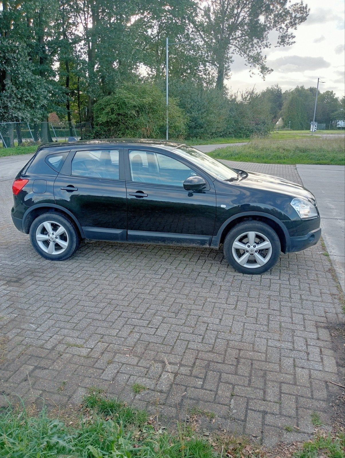 Foto 4 van Nissan Qashqai 2.0 2WD CVT 2008 Zwart