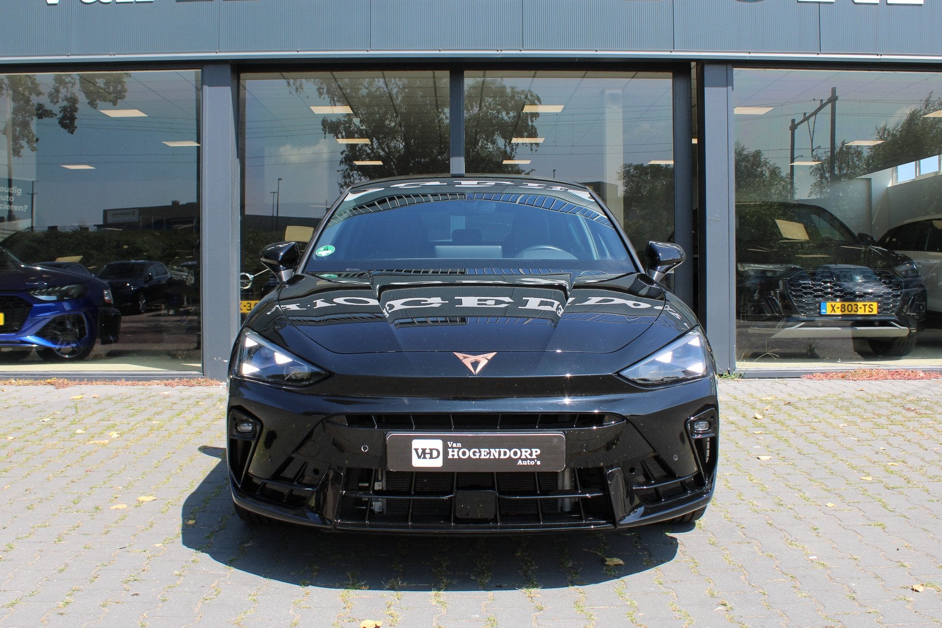 Cupra Leon 1.5 eTSI Business Edition NAVI CAMERA SFEER, Auto's, Stof, Leon, Zwart, Bedrijf