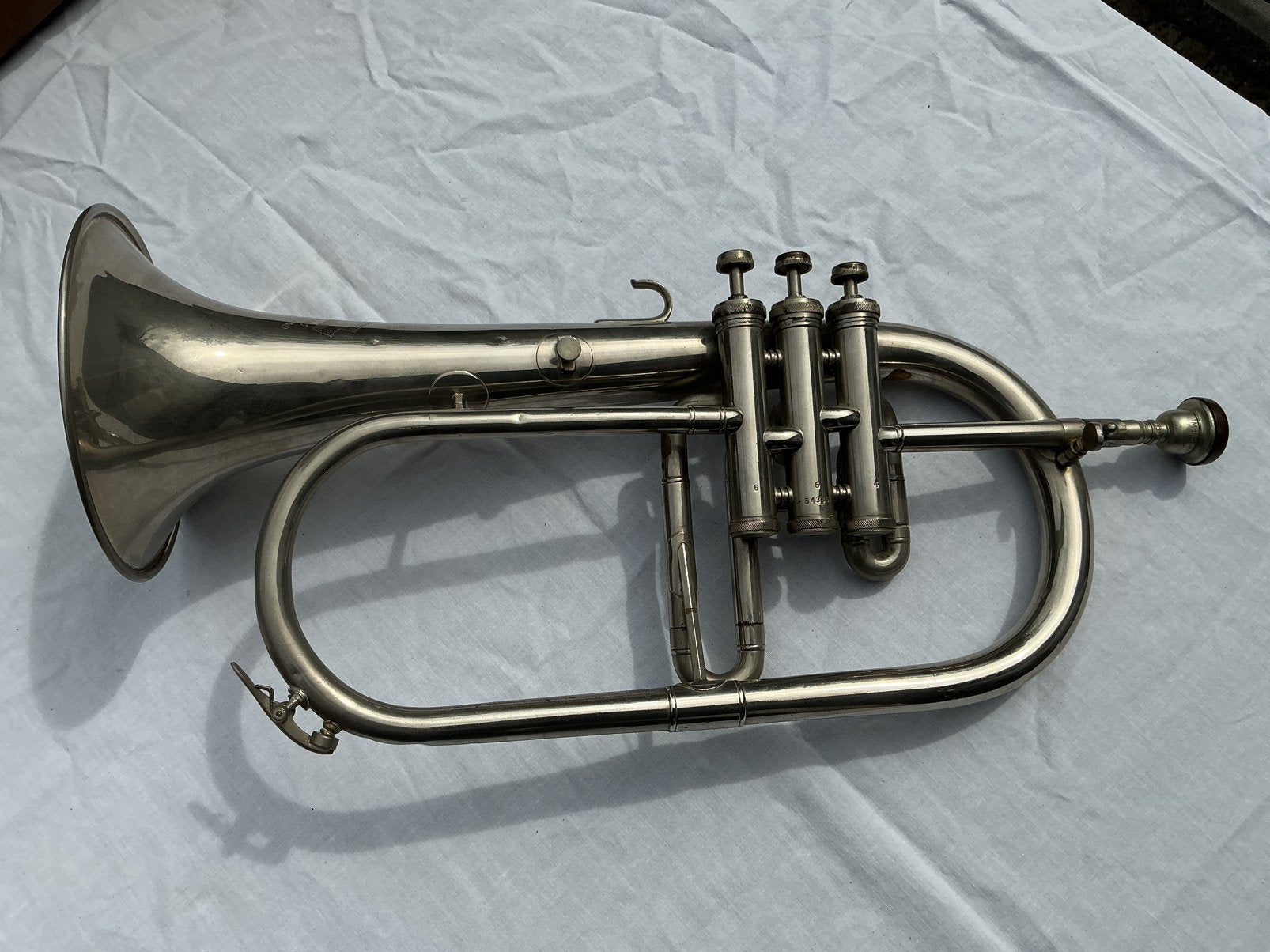 Bugel blaasinstrument, Muziek en Instrumenten, Blaasinstrumenten | Trompetten, Ophalen, Gebruikt, Overige typen, Met koffer