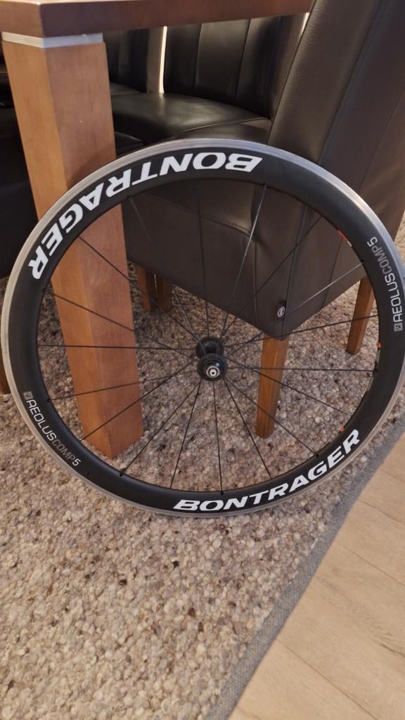 Bontrager Aeolus Comp 5 voorwiel Racefiets, Wiel, Ophalen of Verzenden, Zo goed als nieuw, Bontrager