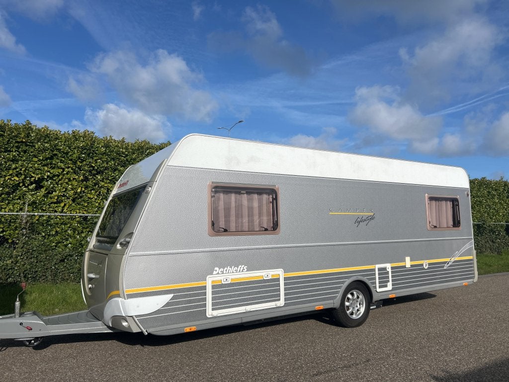 DETHLEFFS 540 V ENKELE BEDDEN, LUIFEL, MOVER, Caravans en Kamperen, Caravans, Arist-Dethleffs-Straße 12, 88316 Isny im Allgäu, Duitsland