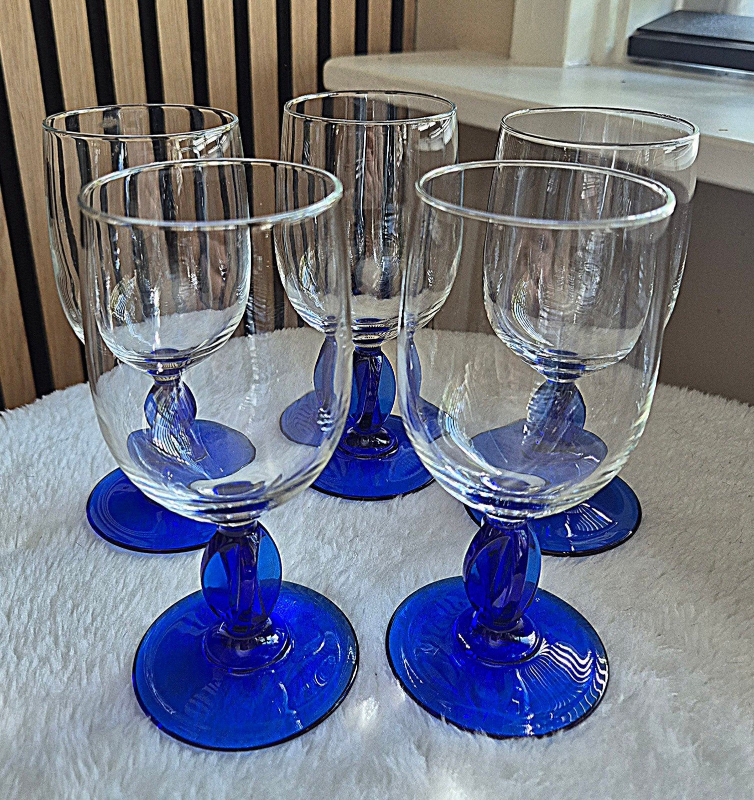 5 Luminarc Moliere ( Neptune ) wijnglazen op blauwe voet, Ophalen of Verzenden, Zo goed als nieuw, Overige typen