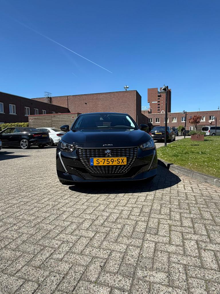 Peugeot 208 1.2 Puretech ( btw auto ) apple carplay, Auto's, Voorwielaandrijving, Stof, 1199 cc, Zwart