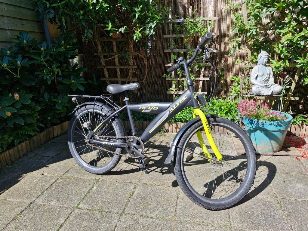 Kinderfiets 8-10 jaar, doortrapper met knijpremmen, 20 inch of meer, Altec, Gebruikt, Velgrem