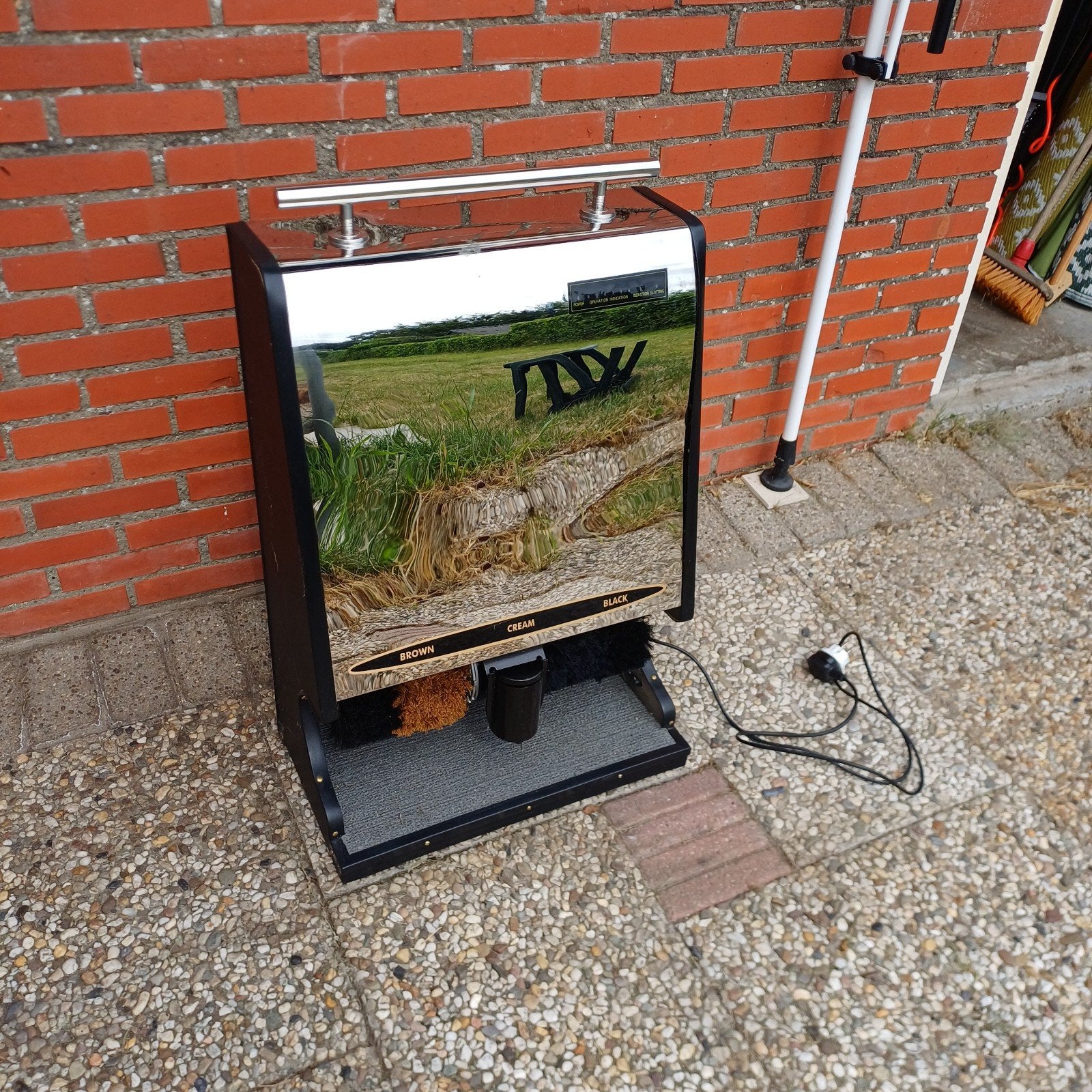 elektrische schoenpoetser, Ophalen