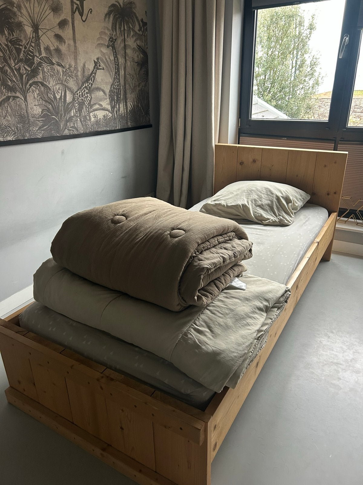 Eenpersoons bed, Huis en Inrichting, Slaapkamer | Bedden, Ophalen, 100 cm, Eenpersoons, Steigerhout