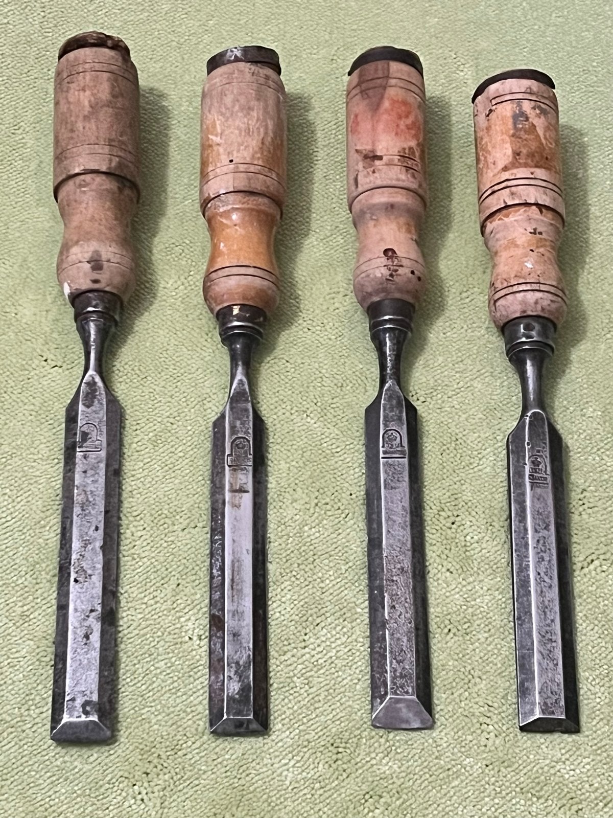 Vintage Nooitgedagt  4 /. Stuks Steekbeitu  19 mm allemaal, Ophalen of Verzenden