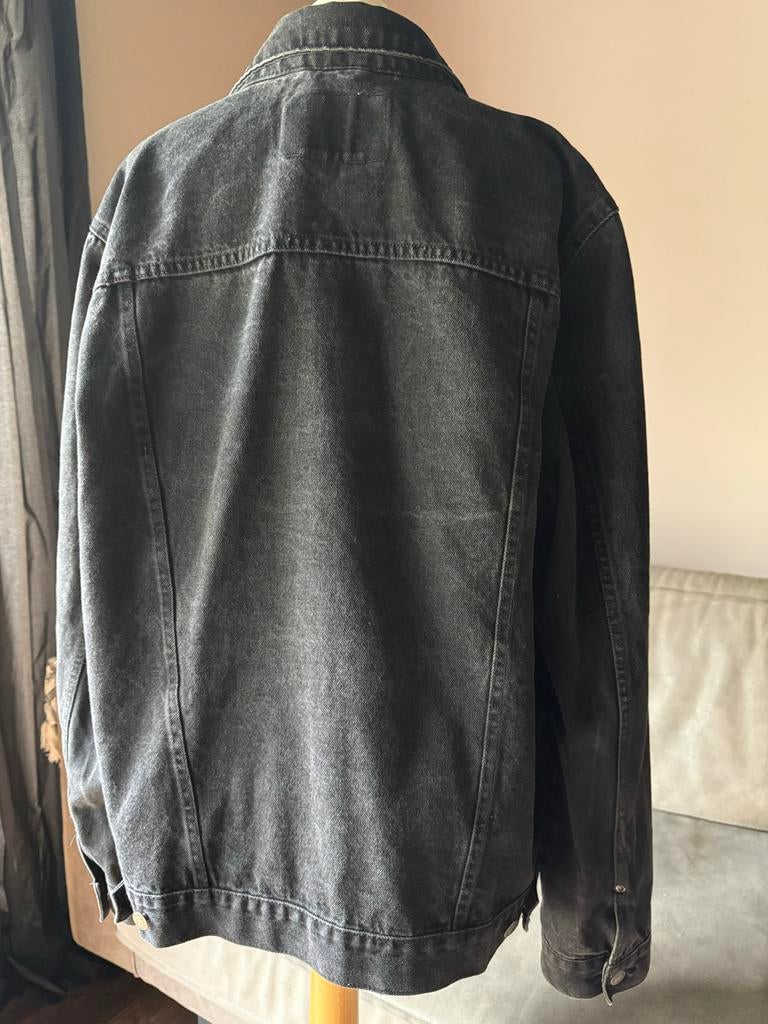 Pull & Bear Zwart spijkerjack maat L, Ophalen of Verzenden, Zo goed als nieuw, Maat 52/54 (L), Zwart