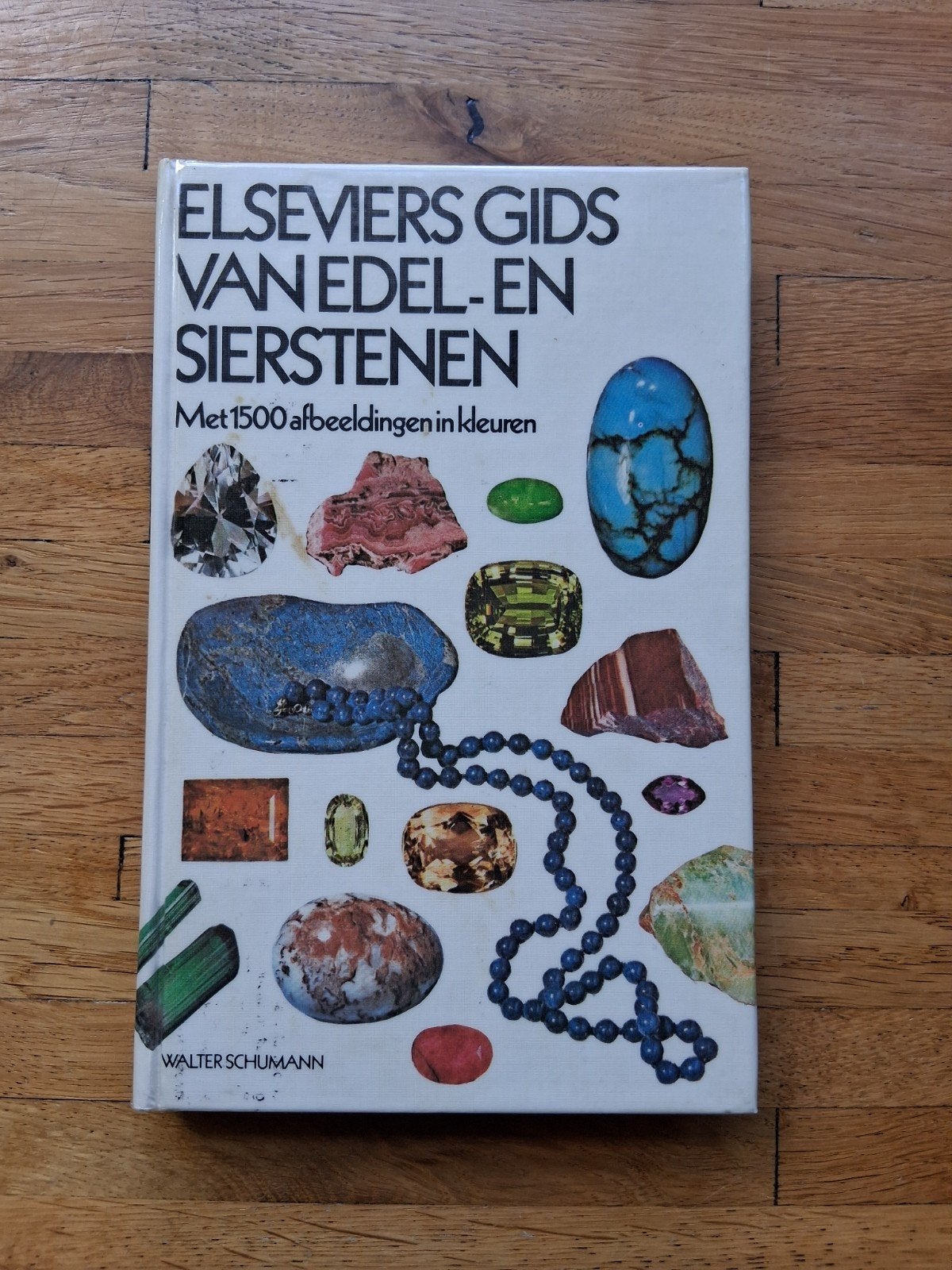 Gids van edel en sierstenen met 1500 kleuren afbeeldingen, Ophalen of Verzenden, Zo goed als nieuw