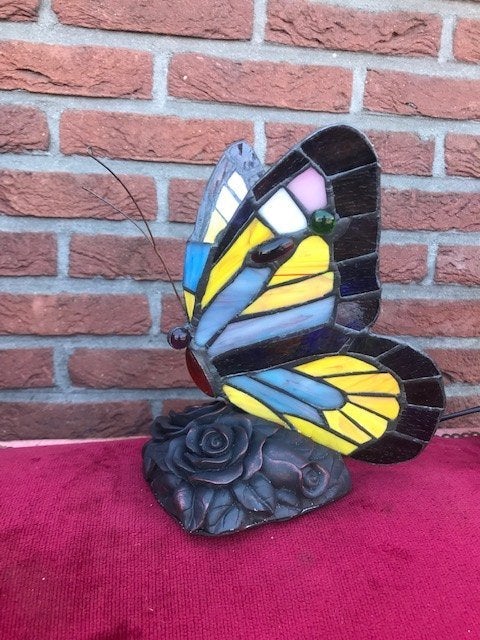 Tiffany vlinder-lamp, glas in lood handwerk, Huis en Inrichting, Met schakelaar, Meerkleurig, Ophalen of Verzenden, Art deco