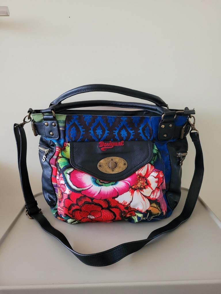 Desigual schoudertas kleurrijk stof, Ophalen of Verzenden, Zo goed als nieuw, Overige kleuren, Overige merken