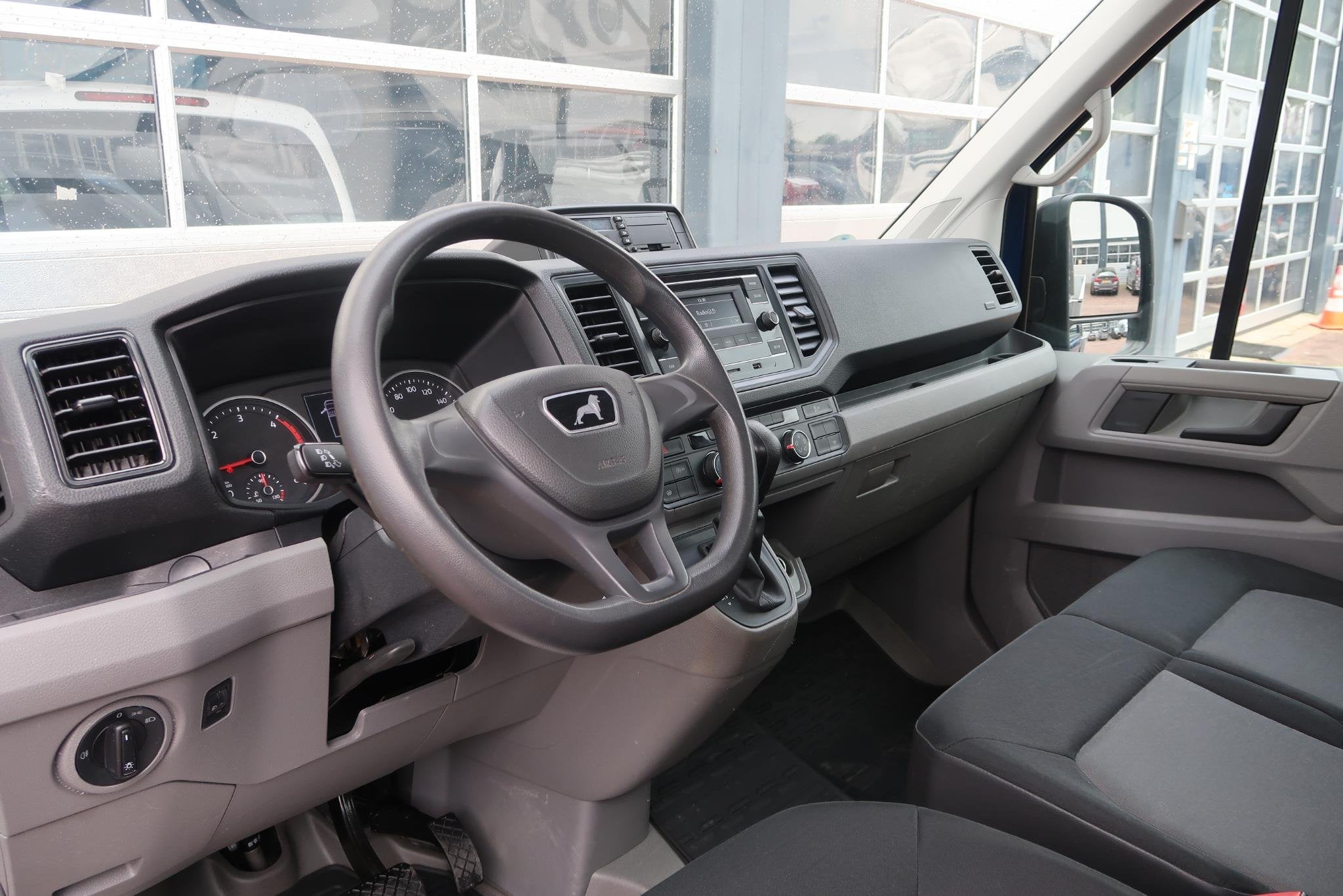 MAN TGE 35 2.0 L3 OPEN LAADBAK/ AUT/ AIRCO/ TREKHAAK, Dealer onderhouden, Stof, Gebruikt, 4 cilinders
