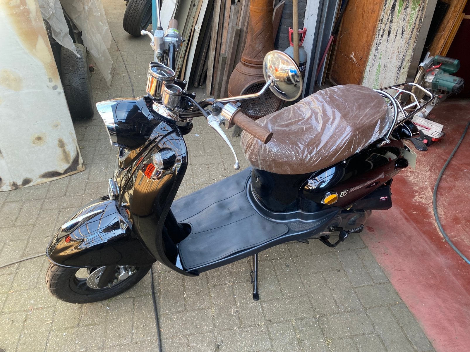 Nieuwe BTC old classic scooter b klasse 45 km/u, Fietsen en Brommers, Nieuw, Benzine, Ophalen, Overige merken