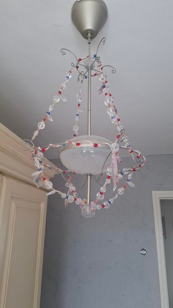 Ikea lamp voor meisjeskamer met kralen, Ophalen, Gebruikt, Overige materialen, Speels, Meisjeskamer, Modern