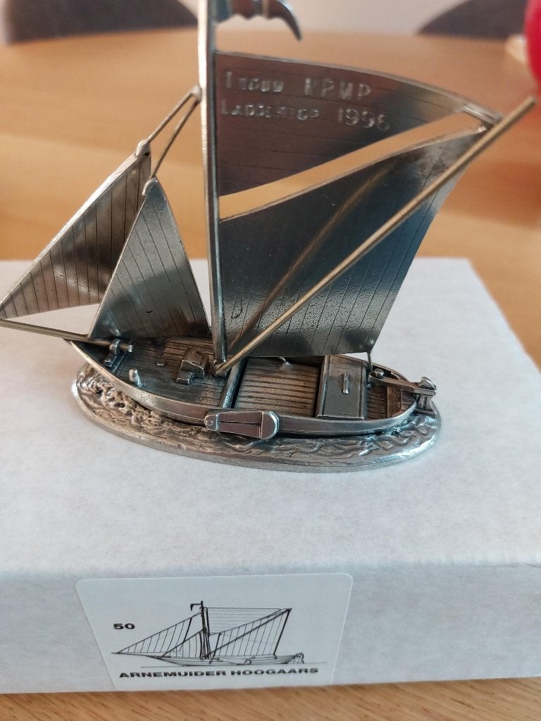 Scheepje van tin, nr. 50 Arnemuiden Hoogaars verzamelobject, Verzenden, Huis en Inrichting