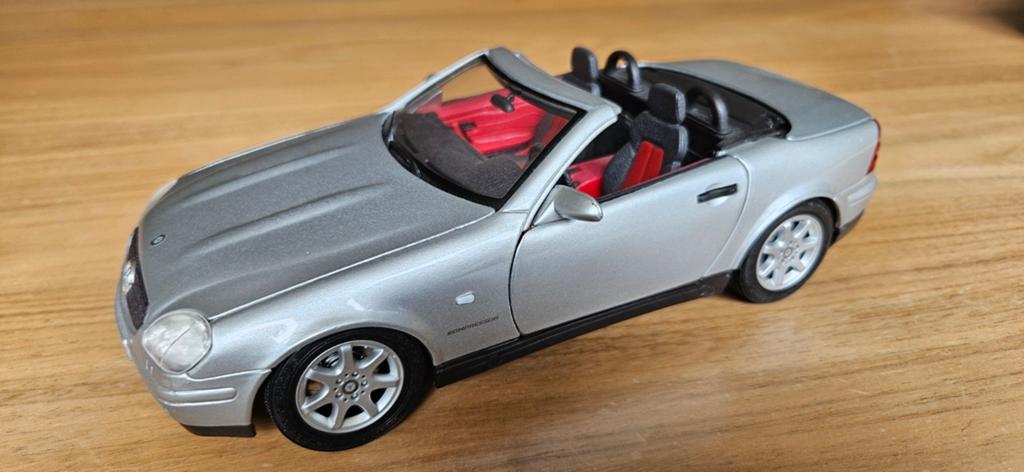 Mercedes SLK 1:18, Ophalen of Verzenden, Zo goed als nieuw, Auto