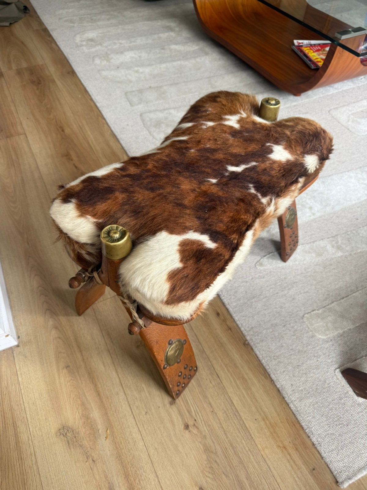 Vintage kamelenkruk / zadelkruk van geitenleer – kruk kurkje, Ophalen, Gebruikt, Hout