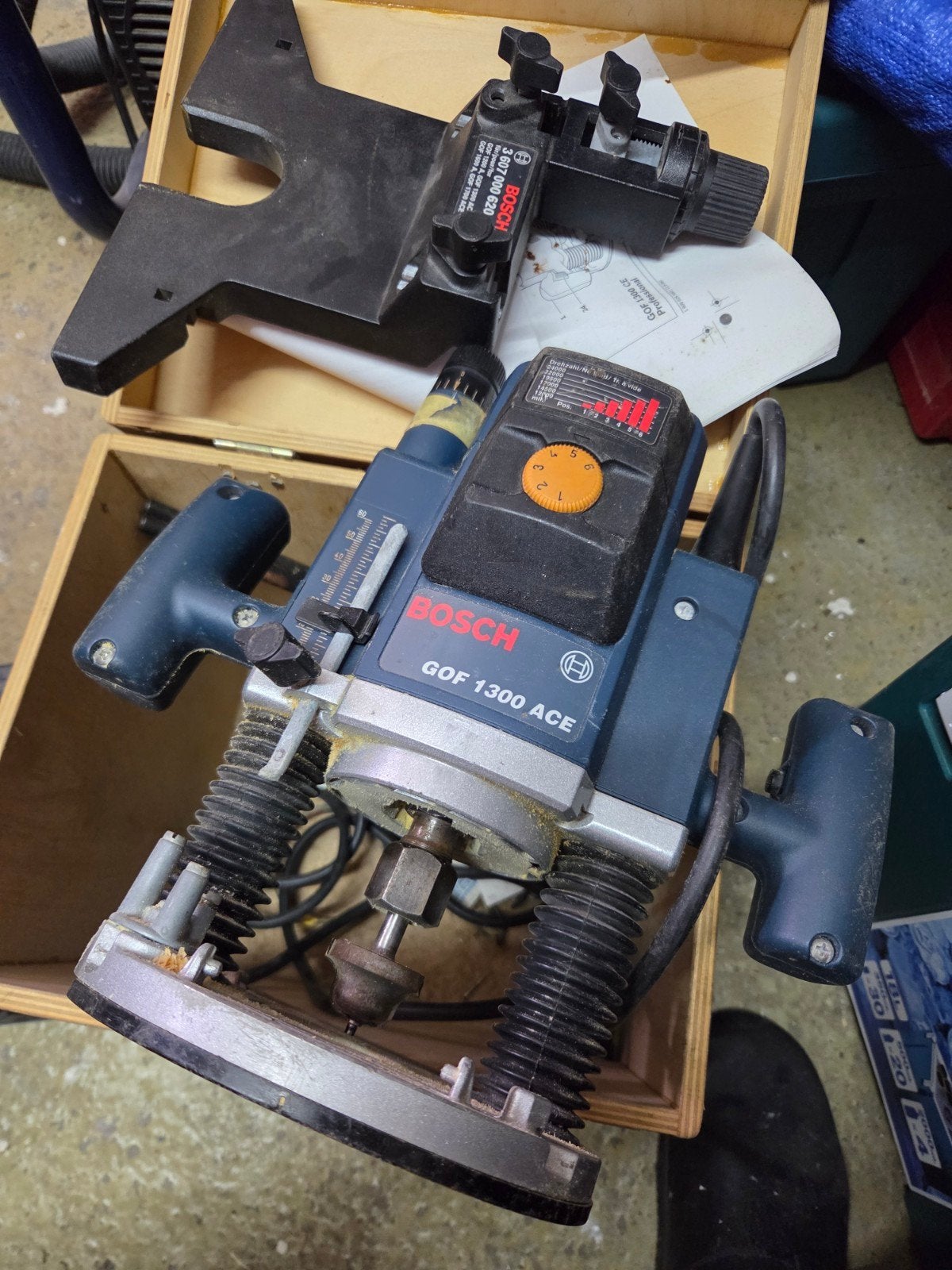 Bosch GOF 1300 ACE Bovenfrees met koffer, Ophalen, Gebruikt, Bovenfrees, Bosch