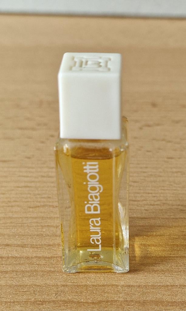 Laura biagiotti miniatuur parfum, Ophalen of Verzenden, Zo goed als nieuw, Miniatuur, Gevuld