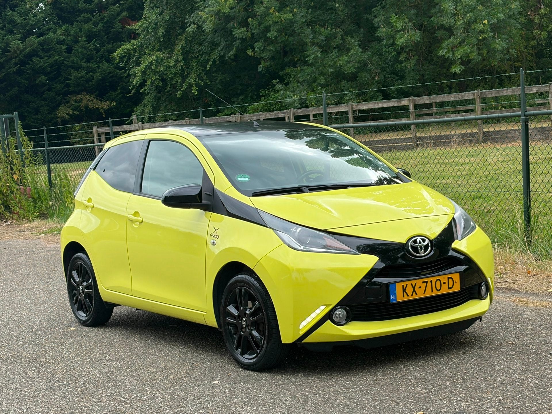 Toyota Aygo 1.0 VVT-i x-cite /Camera/Airco/, Voorwielaandrijving, Gebruikt, Euro 6, 4 stoelen