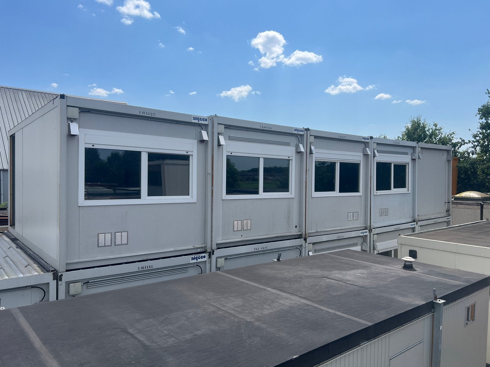 Kantoorunit / woonunit 90 m2 (of groter!!), Ophalen, Zo goed als nieuw