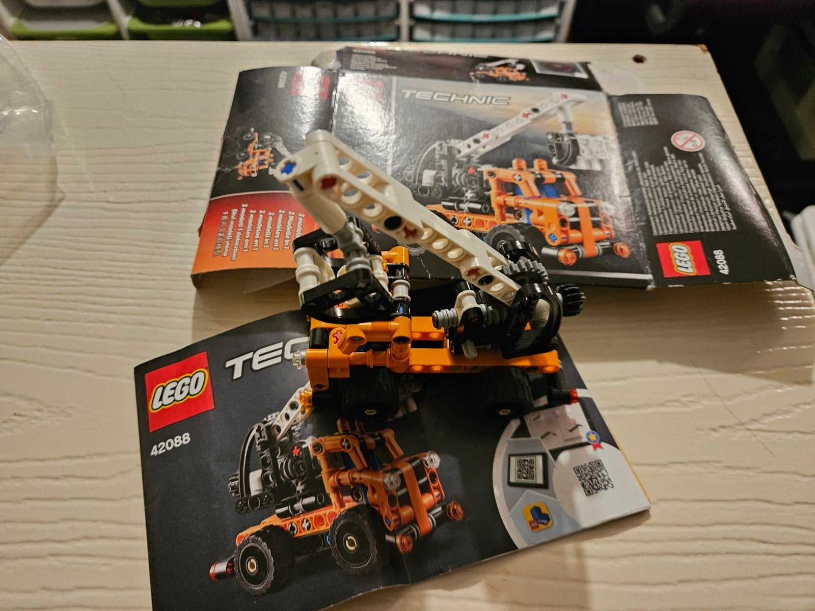 Lego Technic 42088 Cherry Picker met instructies, Ophalen of Verzenden, Zo goed als nieuw, Overige merken