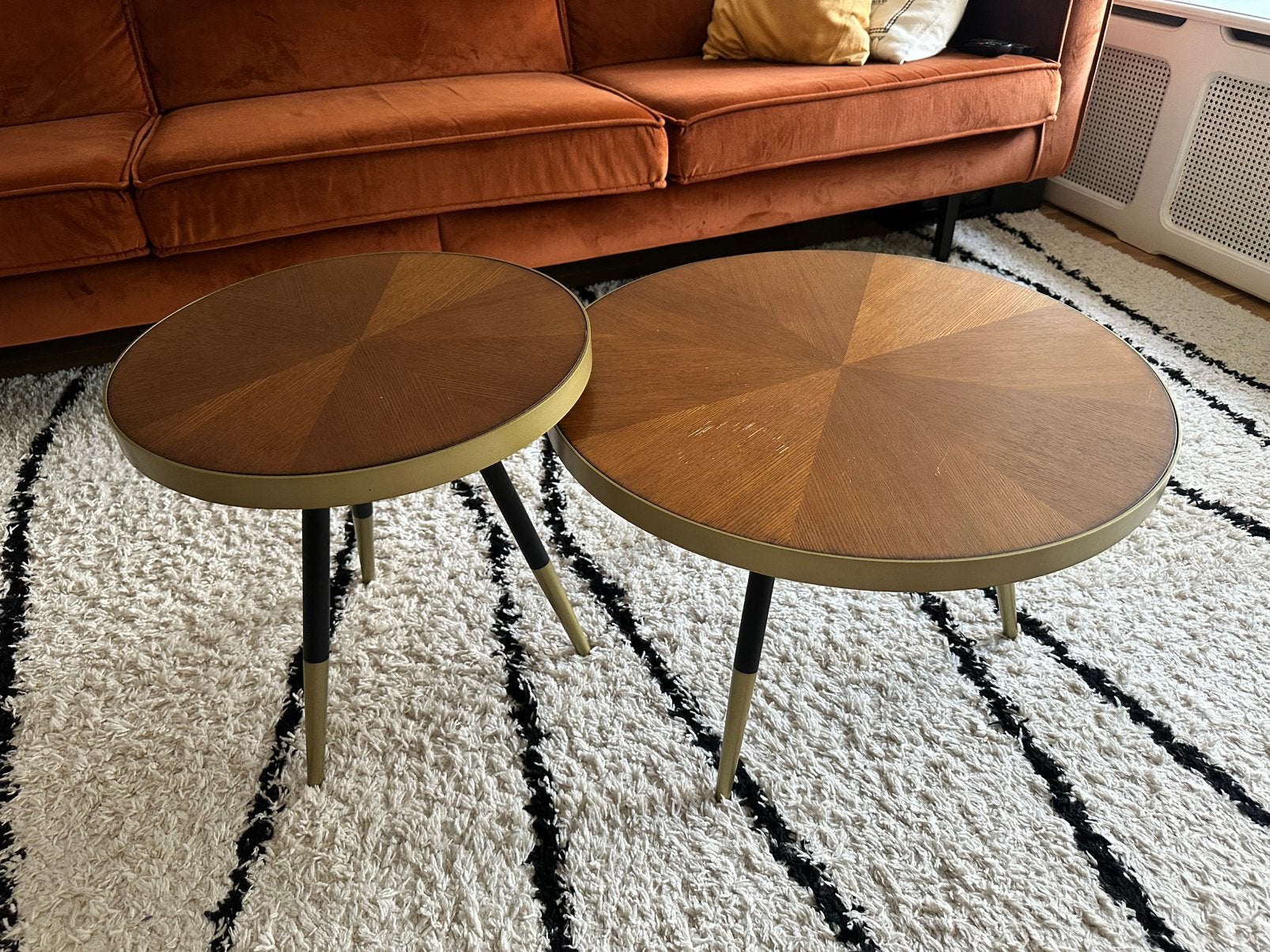 Salontafels - walnoot/goud, Gebruikt, 50 tot 100 cm, Rond, 50 tot 100 cm