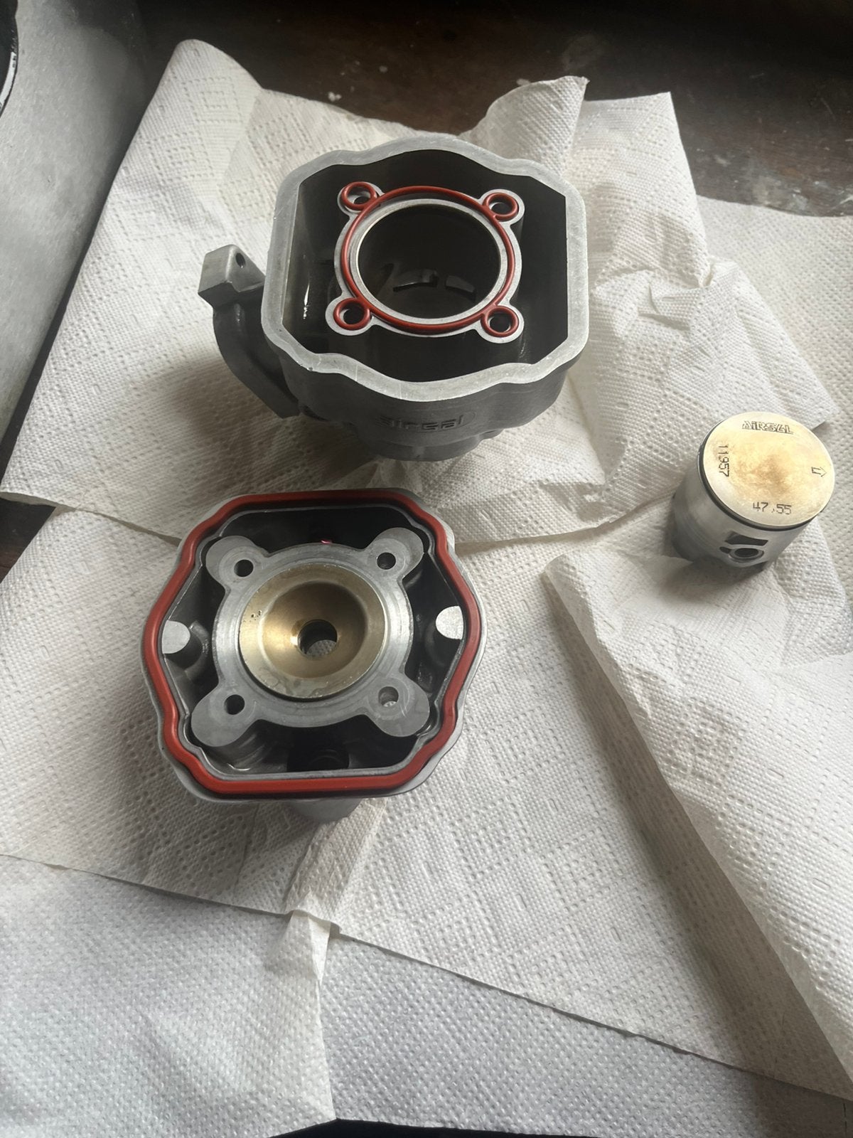 Airsal sport 70cc lc peugeot verticaal, Ophalen of Verzenden, Zo goed als nieuw