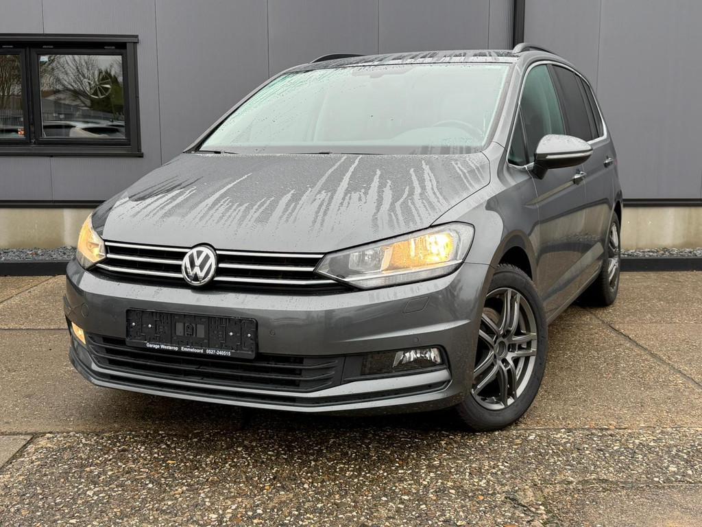 Volkswagen Touran 1.5 TSI Comfortline 7p/carplay, Zwart, 4 cilinders, 150 pk, 7 stoelen