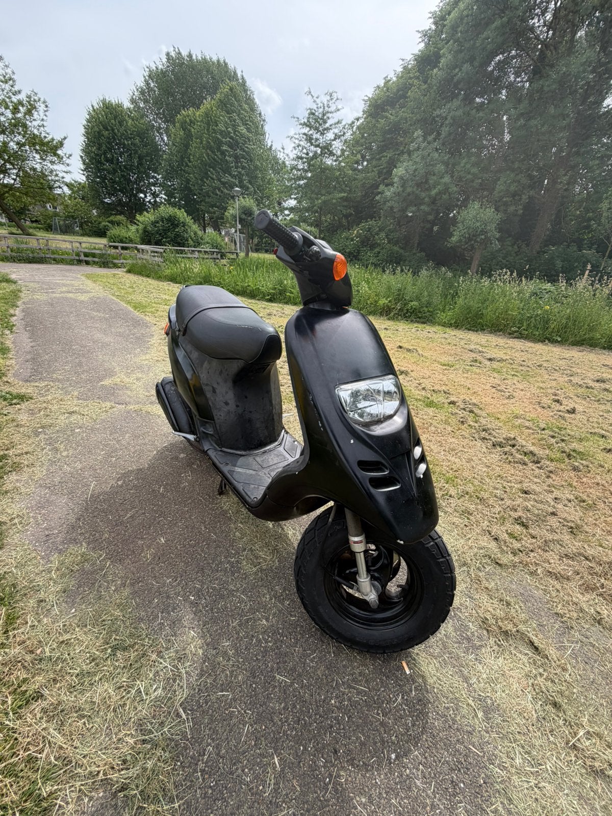 Piagio typhoon 125cc, Fietsen en Brommers, Ophalen, Zo goed als nieuw, Tweetakt, Overige modellen