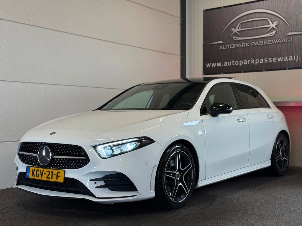 Mercedes-Benz A-Klasse 200 AMG Pano, Cruise Control, Sfeerve, Auto's, Mercedes-Benz, Gebruikt, 4 cilinders, Bedrijf, 1600 kg