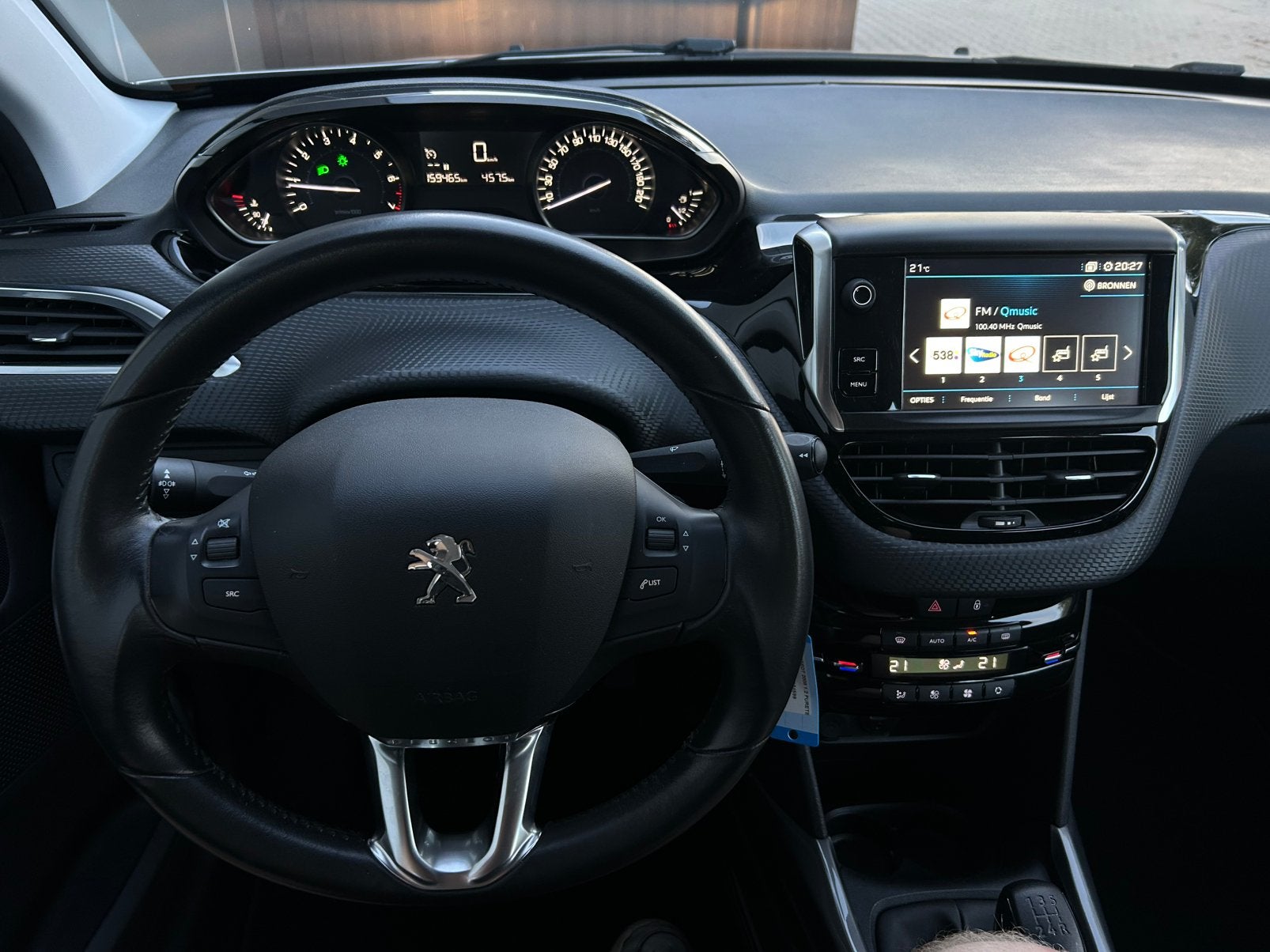 Foto 23 van Peugeot 2008 1.2 turbo 2018 Grijs pdc