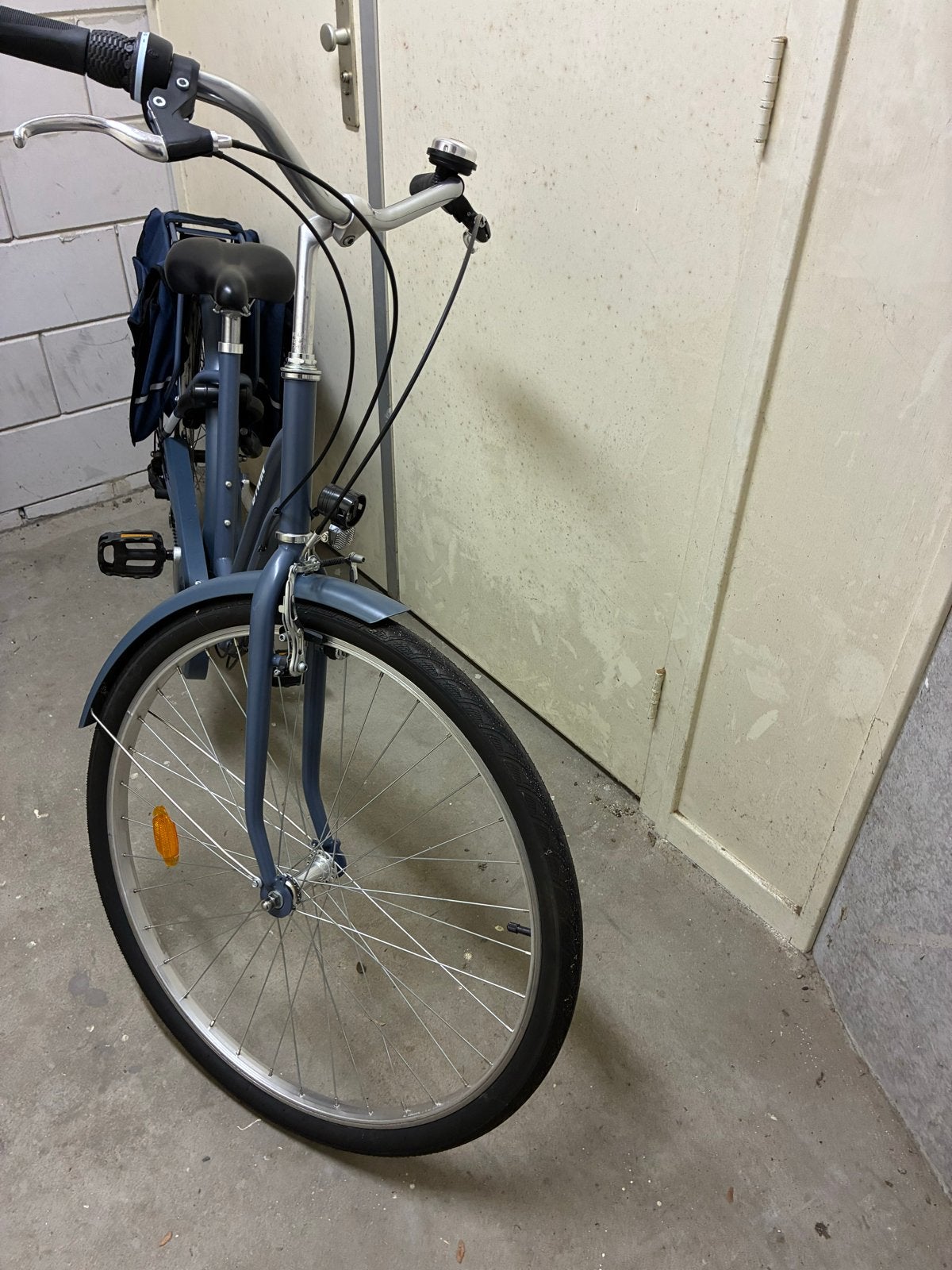 Btwin Elops 120 stadsfiets met 6 versnellingen, Fietsen en Brommers, Fietsen | Dames | Damesfietsen, Velgrem, Zo goed als nieuw