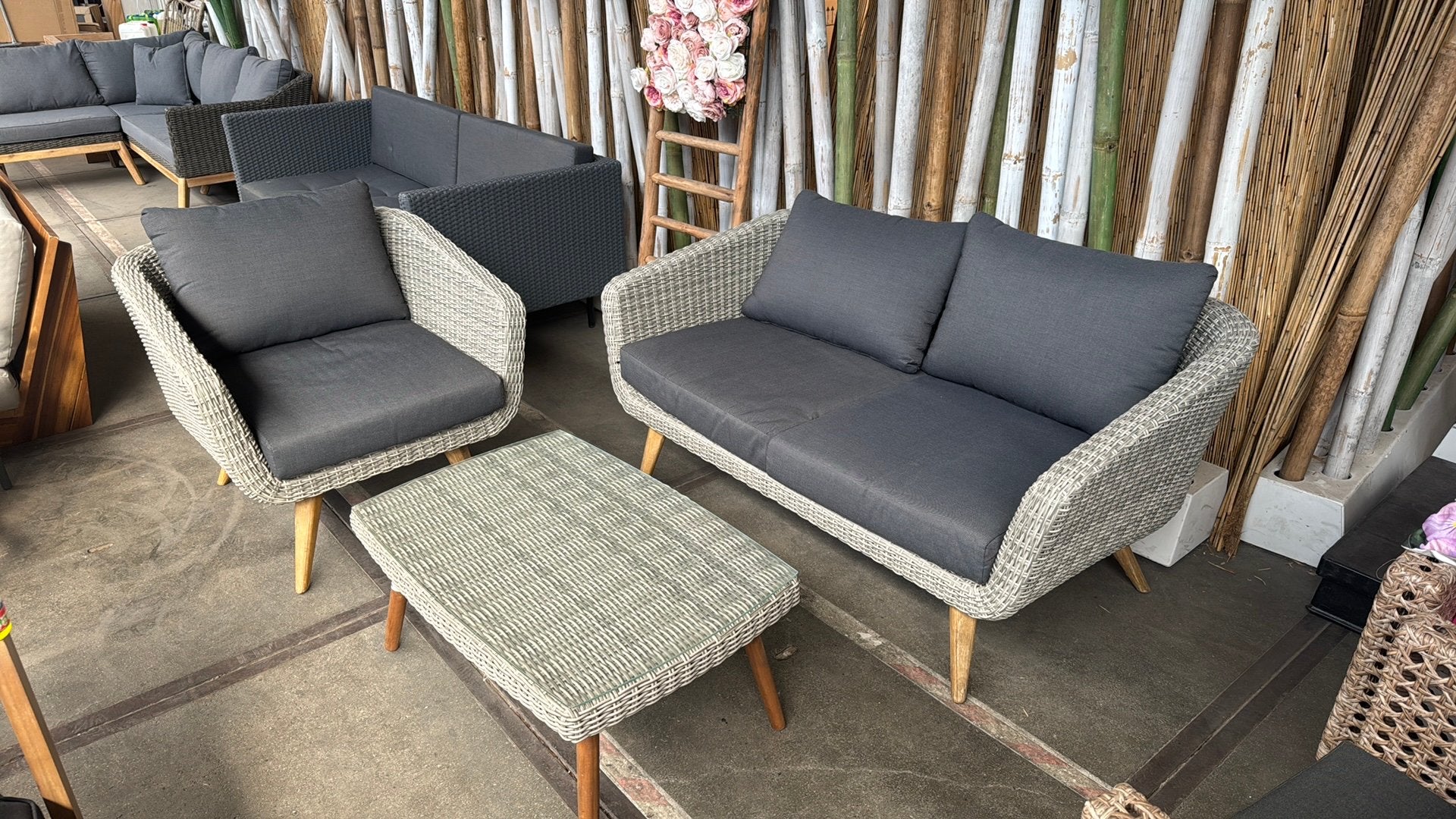 Tuinset - Wicker met houten poten - incl. 4 season kussens, Ophalen, 3 zitplaatsen, Nieuw, Wicker
