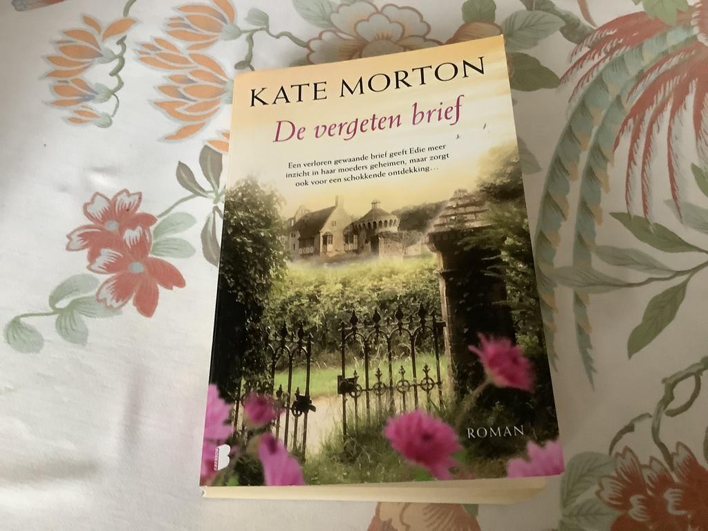 De vergeten brief - Kate Morton, Ophalen of Verzenden, Gelezen