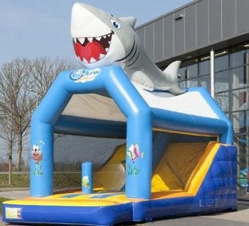 Springkussen XL Haai te koop! Met binnenglijbaan, Kinderen en Baby's, Ophalen, Gebruikt