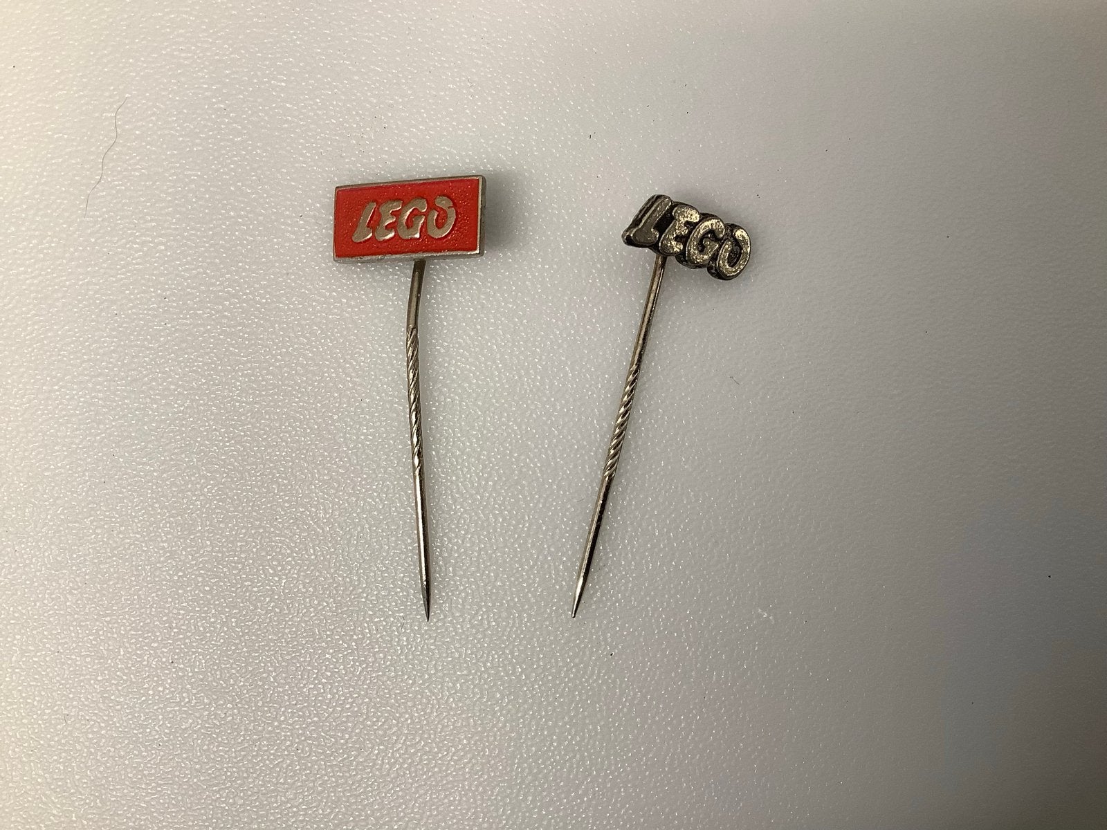 Vintage LEGO Speldjes - Set van 2, Ophalen of Verzenden, Gebruikt, Merk, Speldje of Pin