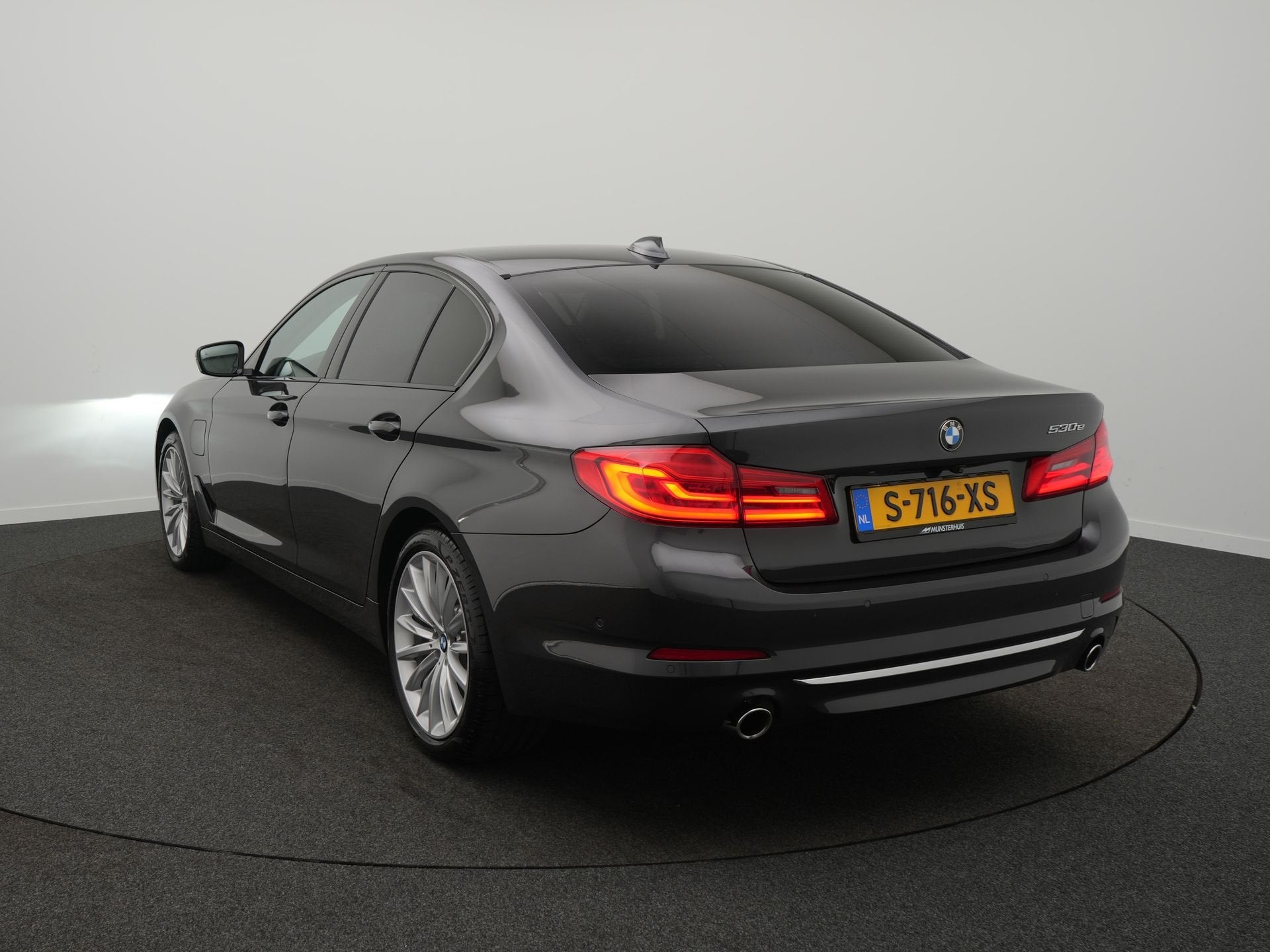 BMW 5 Serie 530e iPerformance High Executive - RIJKLAARPRIJS, Auto's, Achterwielaandrijving, Gebruikt, 4 cilinders, Overige brandstoffen