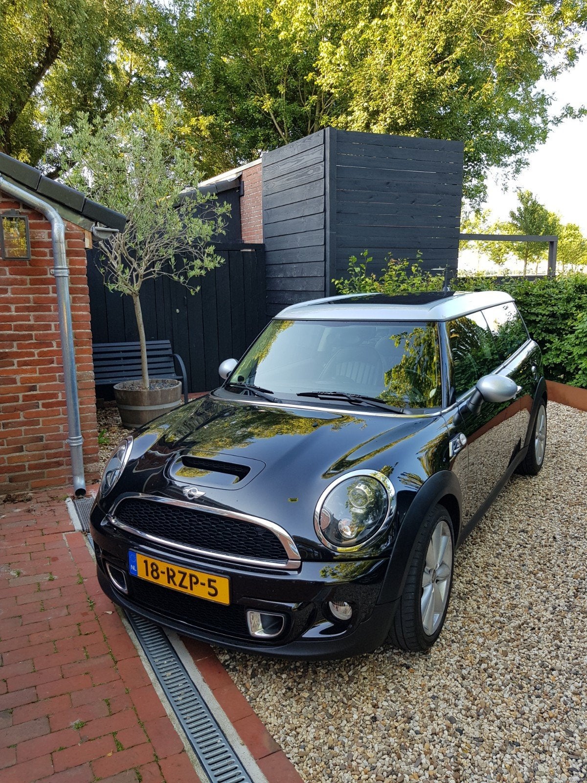 Mini Clubman Cooper S zwart, Voorwielaandrijving, Bi-Xenon koplampen, Zwart, Leder
