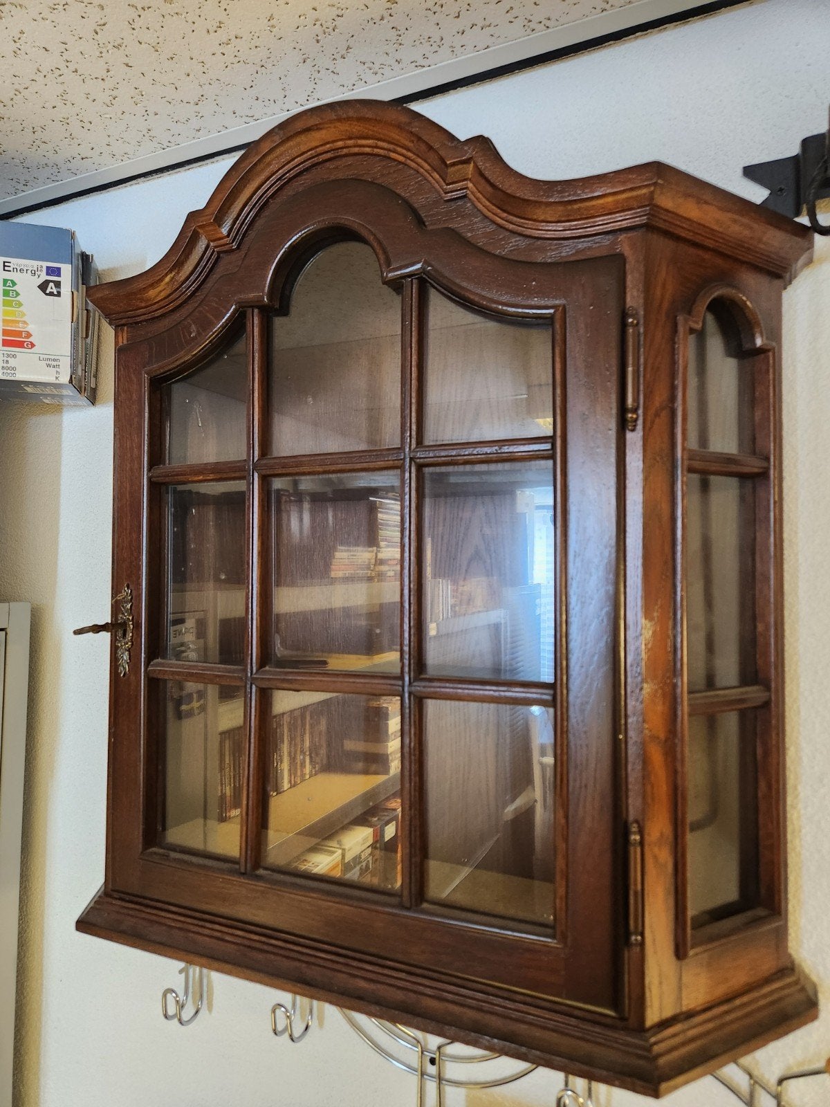 Antieke houten wandvitrinekast met glazen deuren, Antiek en Kunst, Ophalen