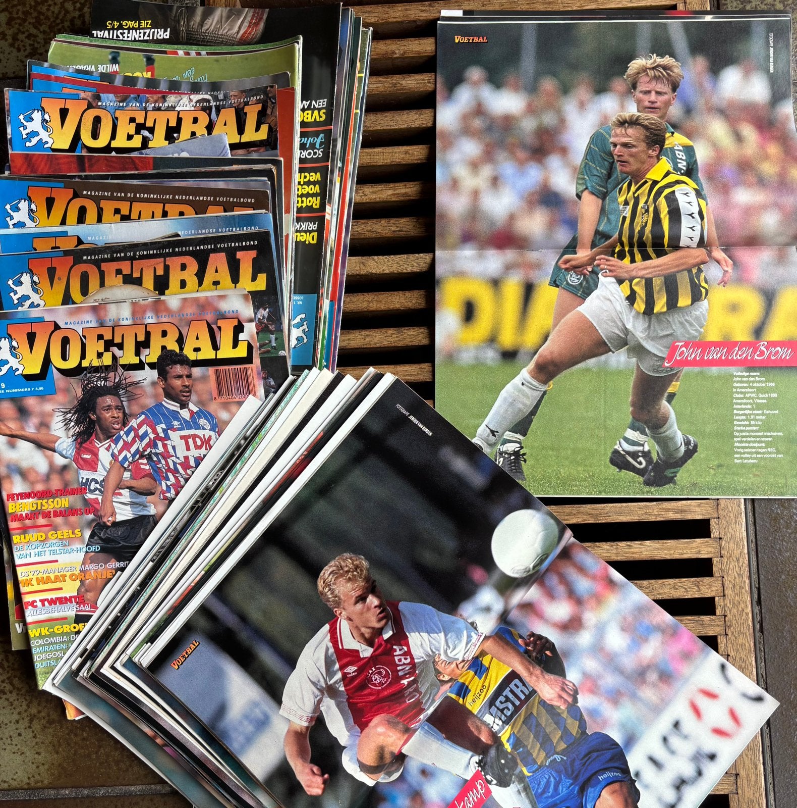 KNVB Magazines Voetbal met diverse posters, Ophalen of Verzenden, Ajax, Boek of Tijdschrift