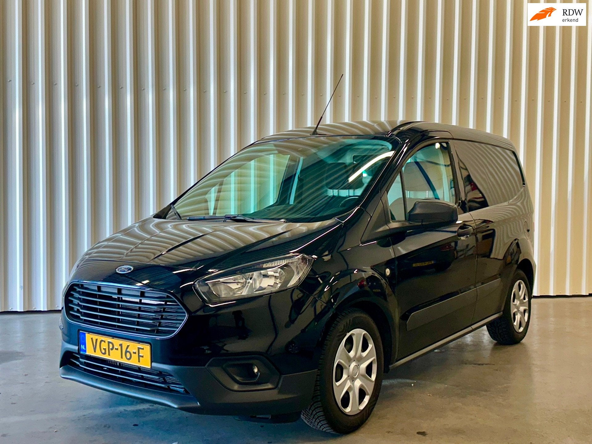 Ford Transit Courier 1.0 Trend Navi, Auto's, Voorwielaandrijving, Stof, Gebruikt, 100 pk