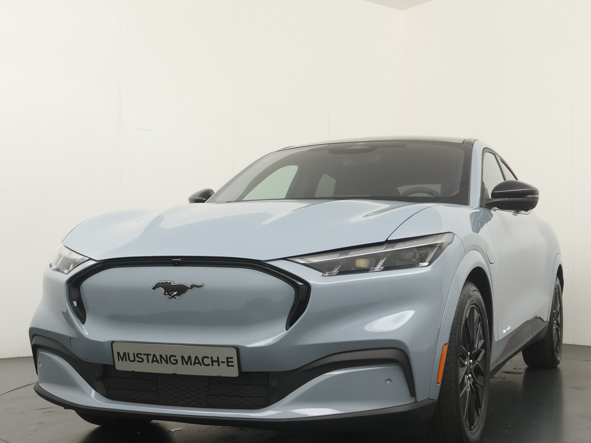 Ford Mustang Mach-E Extended Premium RWD 88 kWh | Pano Dak |, Auto's, Automaat, Achterwielaandrijving, Leder, Nieuw