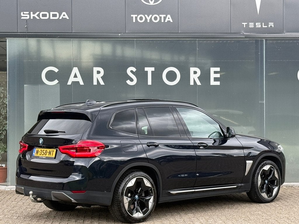 BMW IX3 High Executive 80 kWh Shadow Line 98% SOH PANO|Harma, Auto's, BMW, Achterwielaandrijving, Gebruikt, 141 min, IX3