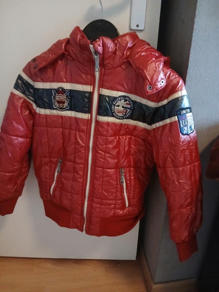 Stoere rode winterjas voor jongens, Ophalen of Verzenden, Gebruikt, Onbekend, Jongen