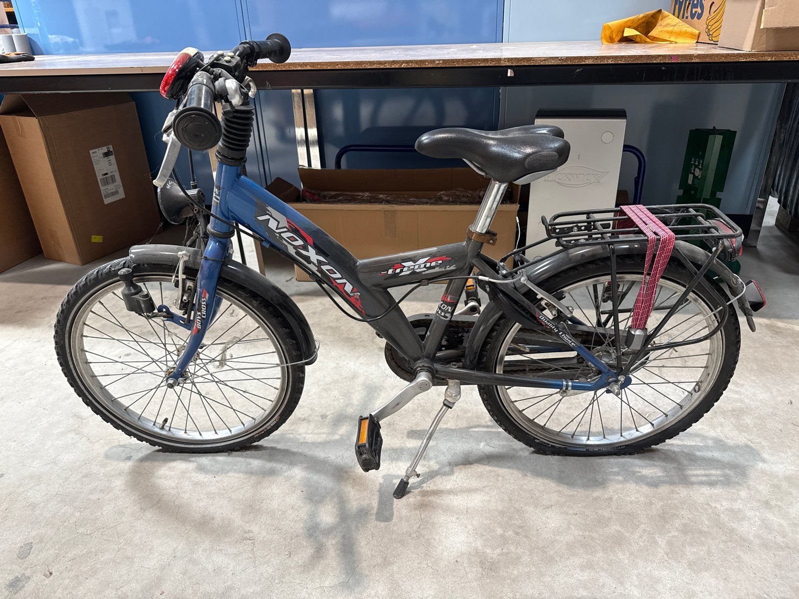 Stoere Noxon Xtreme jongensfiets 20 inch - banden te vervang, Gebruikt, Ophalen of Verzenden, Handrem, Schijfrem