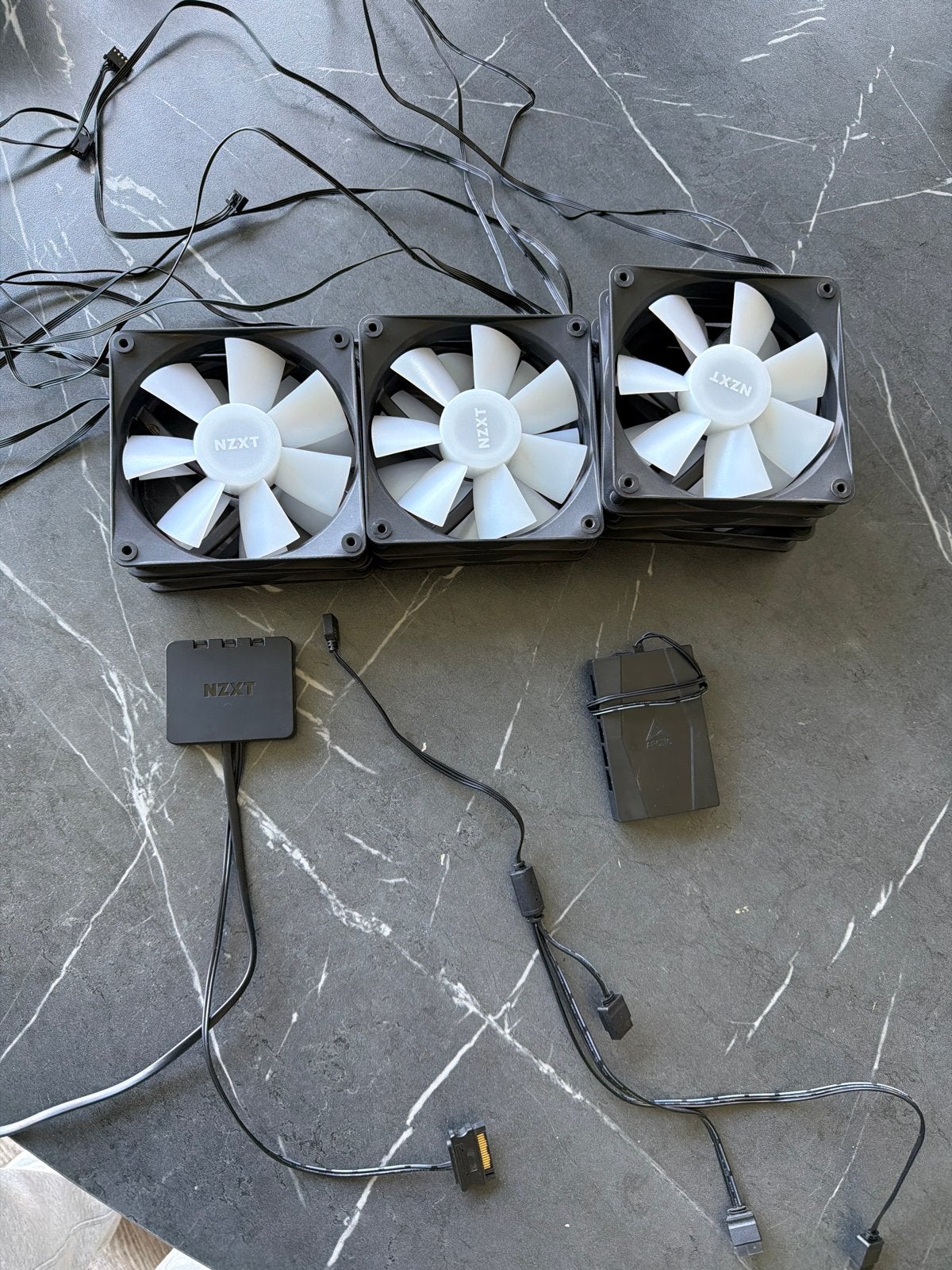 NZXT F120 RGB Core Fans + controller + Arctic RGB controller, Computers en Software, Ophalen of Verzenden, Gebruikt, Luchtkoeling